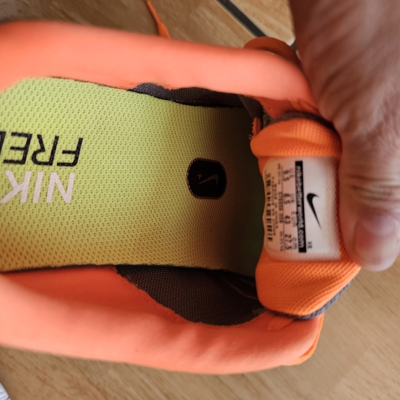 Nike Womens Shoes - Picture 3 of 3